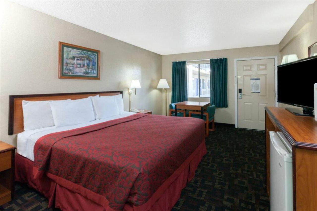 Days Inn Oklahoma City West מראה חיצוני תמונה