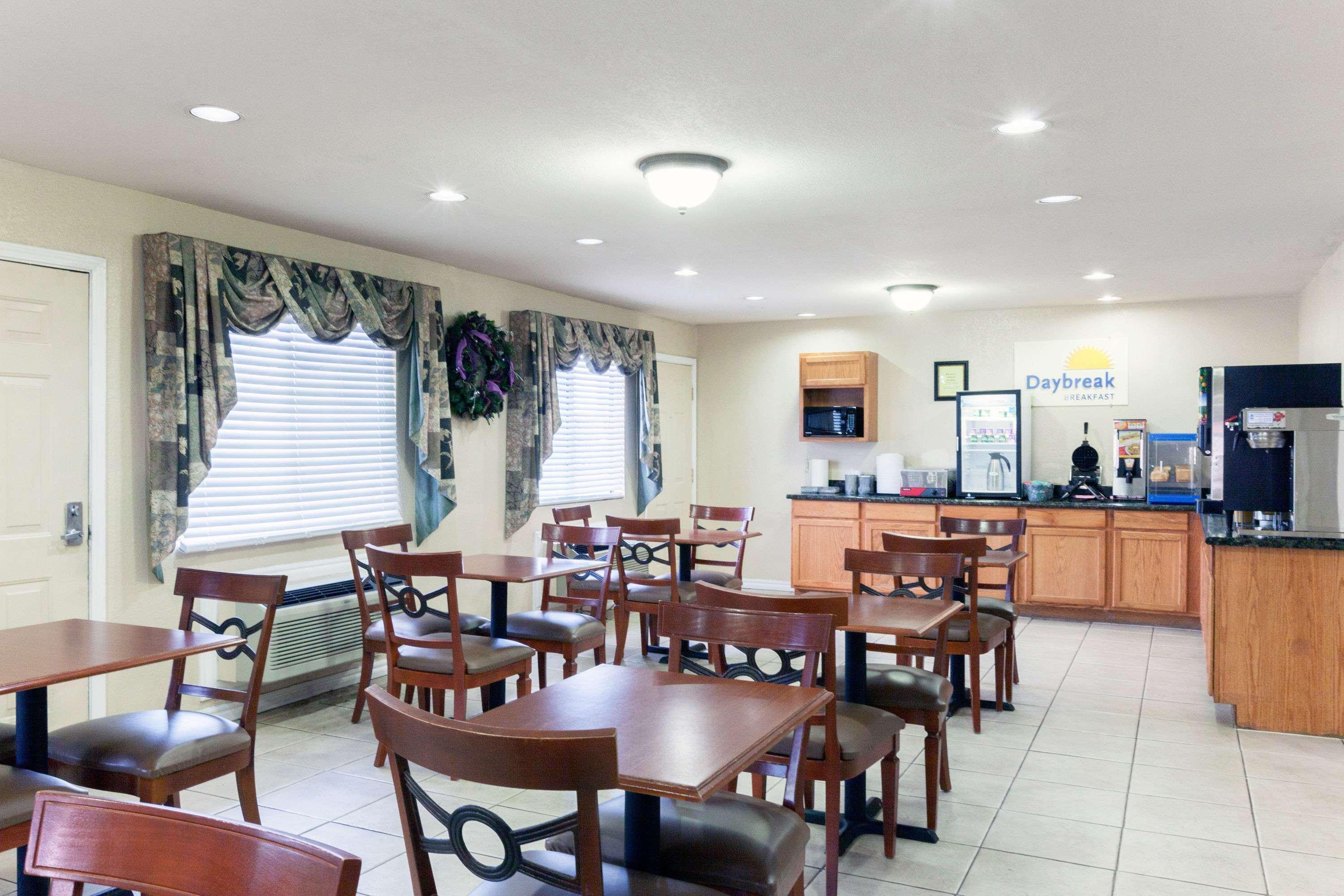 Days Inn Oklahoma City West מראה חיצוני תמונה